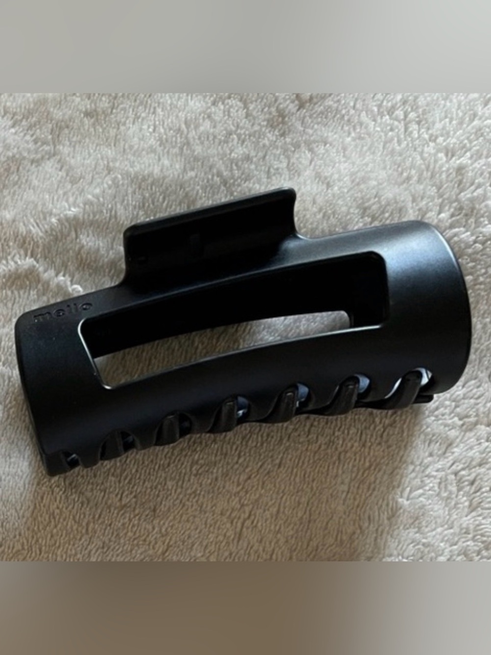 Mello regular Black Matte Hair Claw Clip